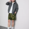 Camo-shorts i nät