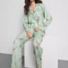 Disneys randiga Bambi-pyjamasar i boyfriend-stil
