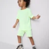1,5–7 år | set med sport-T-shirt och shorts