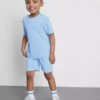 1,5–7 år | set med sport-T-shirt och shorts