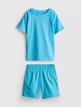 1,5–7 år | set med sport-T-shirt och shorts