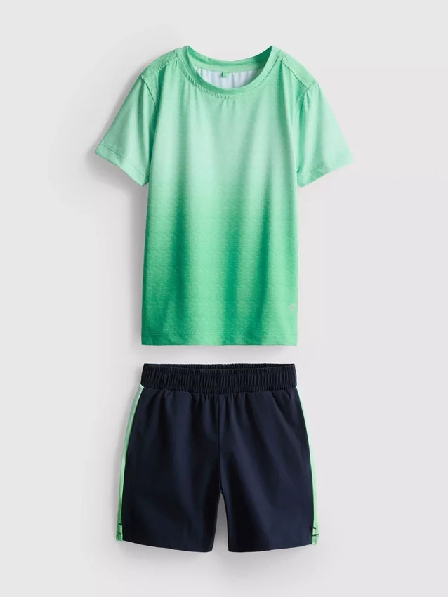 1,5–7 år | set med sport-T-shirt och shorts