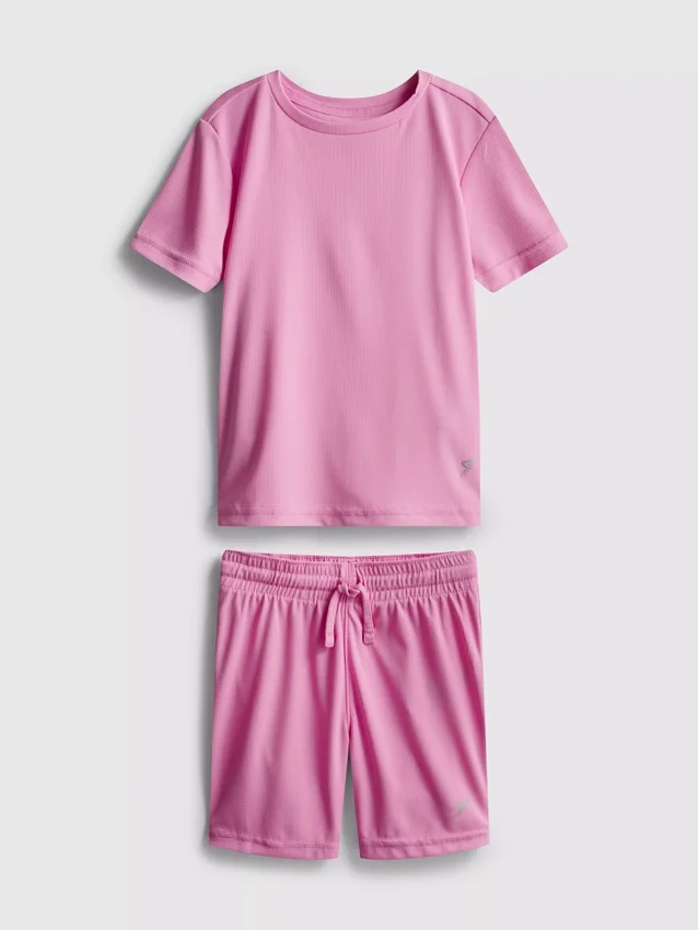 1,5–7 år | set med sport-T-shirt och shorts