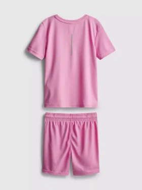 1,5–7 år | set med sport-T-shirt och shorts