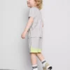 1,5–7 år | set med sport-T-shirt och shorts