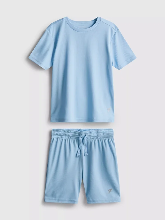 1,5–7 år | set med sport-T-shirt och shorts