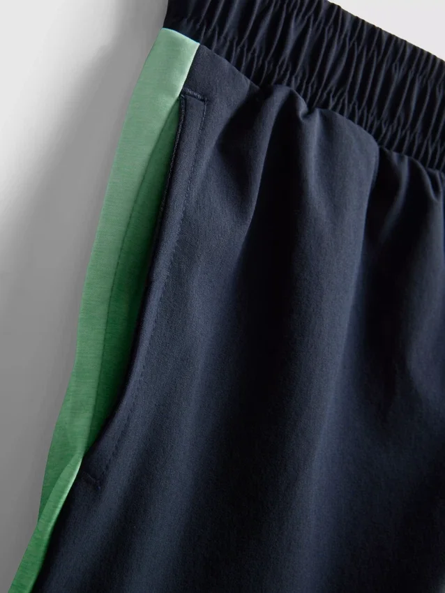 1,5–7 år | set med sport-T-shirt och shorts