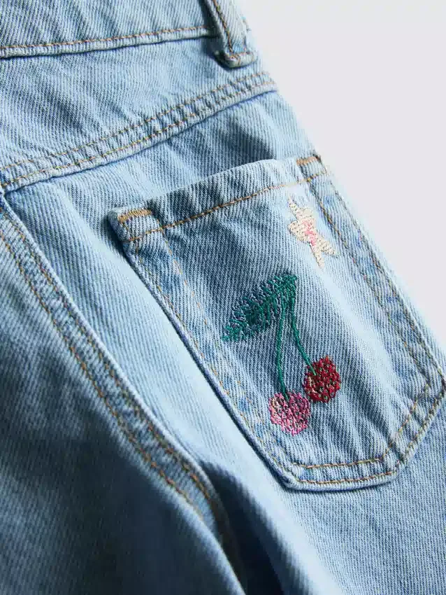 1,5–8 år | Jeans med fruktbroderier