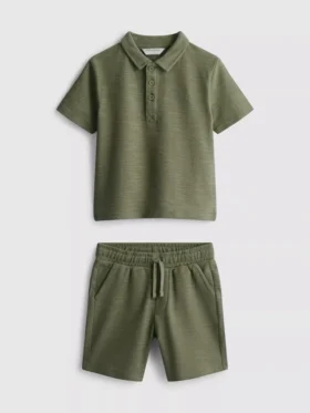 1,5–8 år | Set med polotröja och shorts