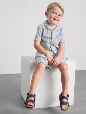 1,5–8 år | Set med randig stickad tröja och shorts