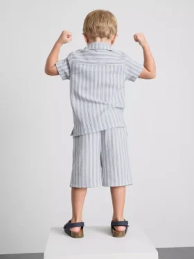 1,5–8 år | Set med randig stickad tröja och shorts