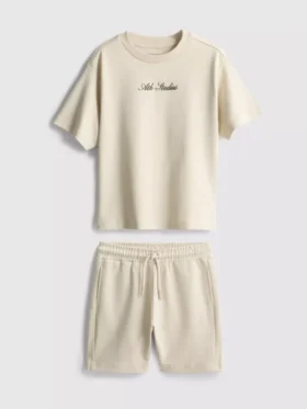 1,5–8 år | set med t-shirt och shorts