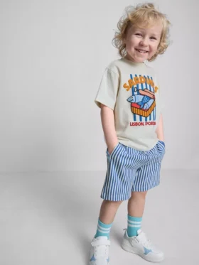 1,5–8 år | Set med T-shirt och shorts med sardinmotiv