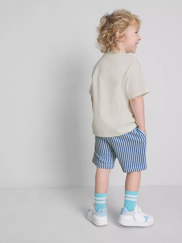 1,5–8 år | Set med T-shirt och shorts med sardinmotiv