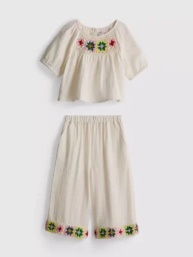 1,5–8 år | Set med virkad blus och byxor