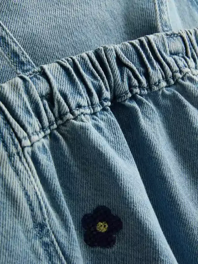 1,5–9 år | broderad denimklänning