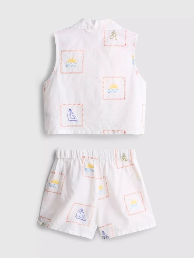 1,5–9 år | broderat set med ärmlös skjorta och shorts