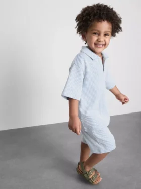 1,5–9 år | Set med randig skjorta och shorts