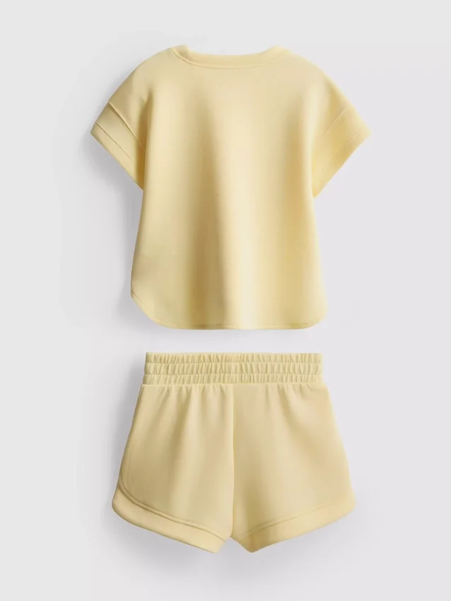 1,5–9 år | Set med T-shirt och löparshorts