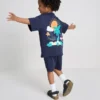 1,5–9 år | Set med T-shirt och shorts med tropiskt tryck