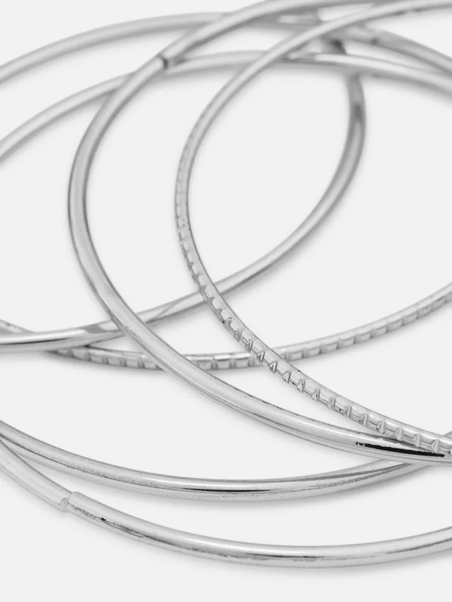 6-pack armringar i polerad metall