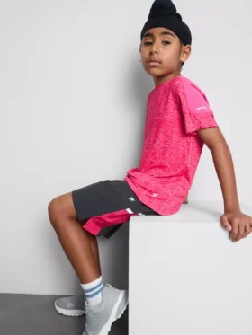 7–15 år | Set med aktiv T-shirt och shorts