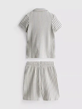 7–15 år | Set med randig stickad skjorta och shorts