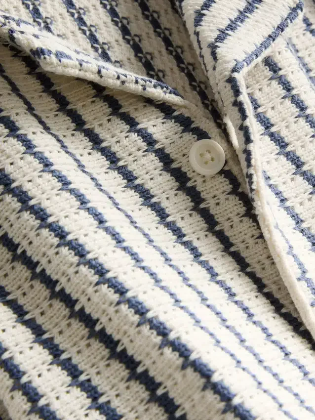 7–15 år | Set med randig stickad skjorta och shorts