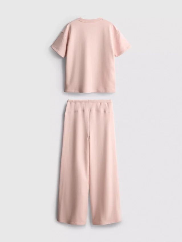 7–15 år | Set med t-shirt och mjukisbyxor