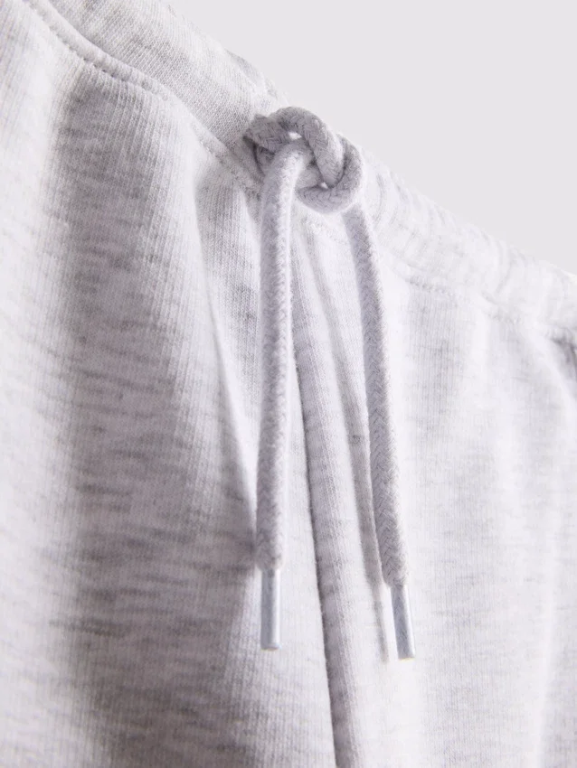 7–15 år | Set med t-shirt och mjukisbyxor