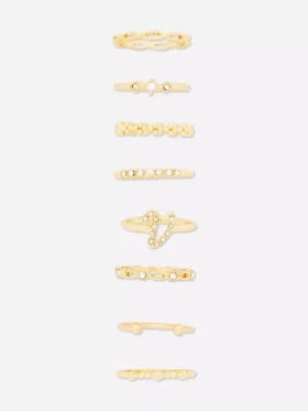 8-pack ringar med initialer i strass