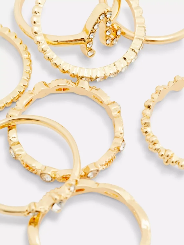8-pack ringar med initialer i strass