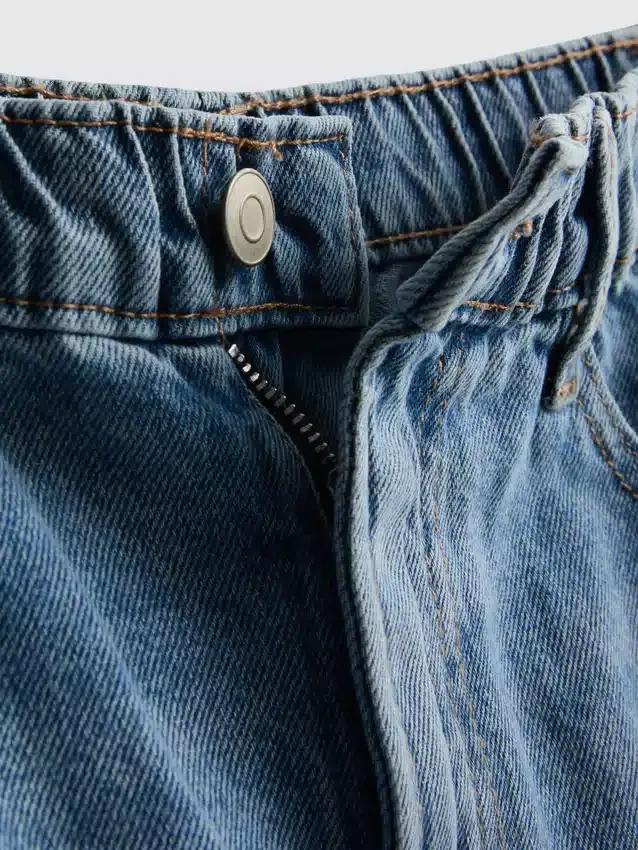A-linjeformade shorts i bomullsdenim