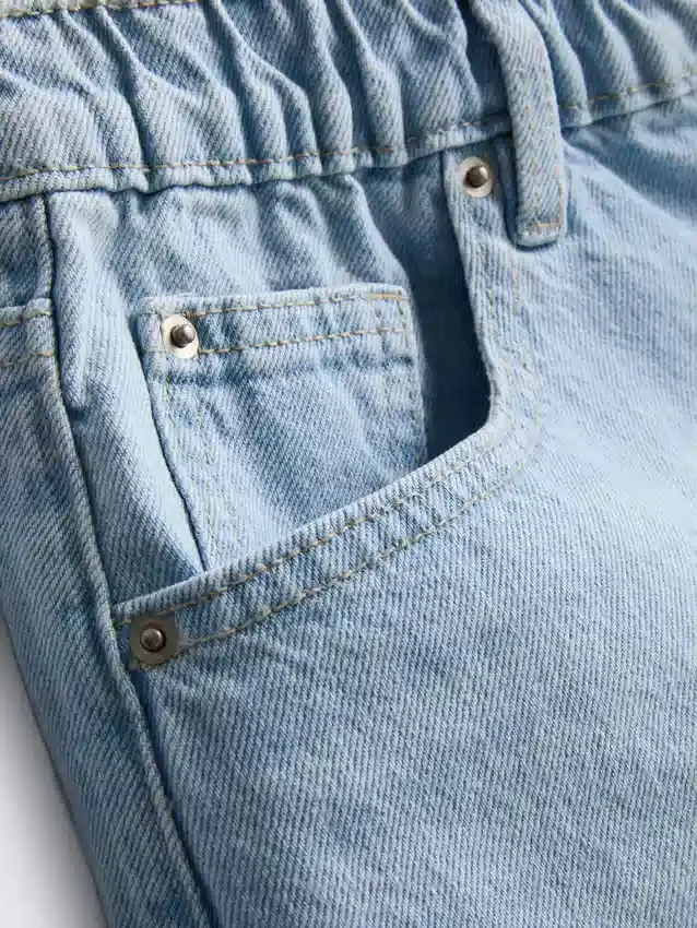 A-linjeformade shorts i bomullsdenim