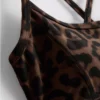 Aktiv kort topp med leopardmönster och racerback