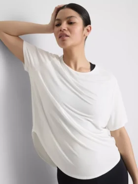 Aktiv T-shirt med rundad nederkant