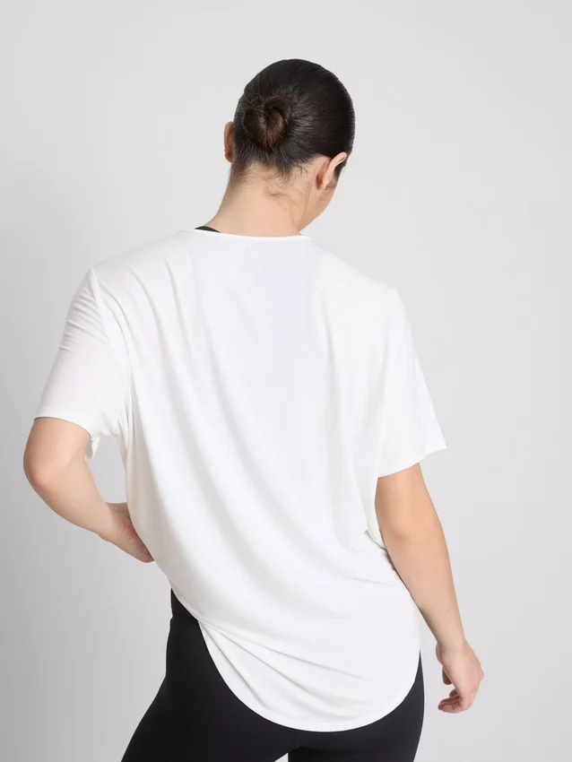 Aktiv T-shirt med rundad nederkant