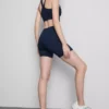 Aktiv yogashorts med medelhög midja och mjukt stöd