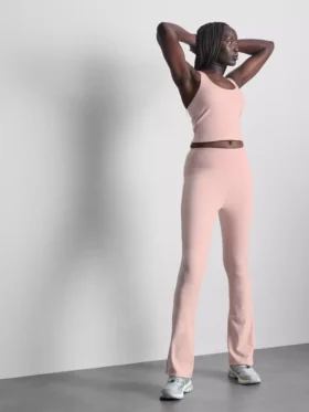 Aktiva leggings med hög midja och utsvängda ben