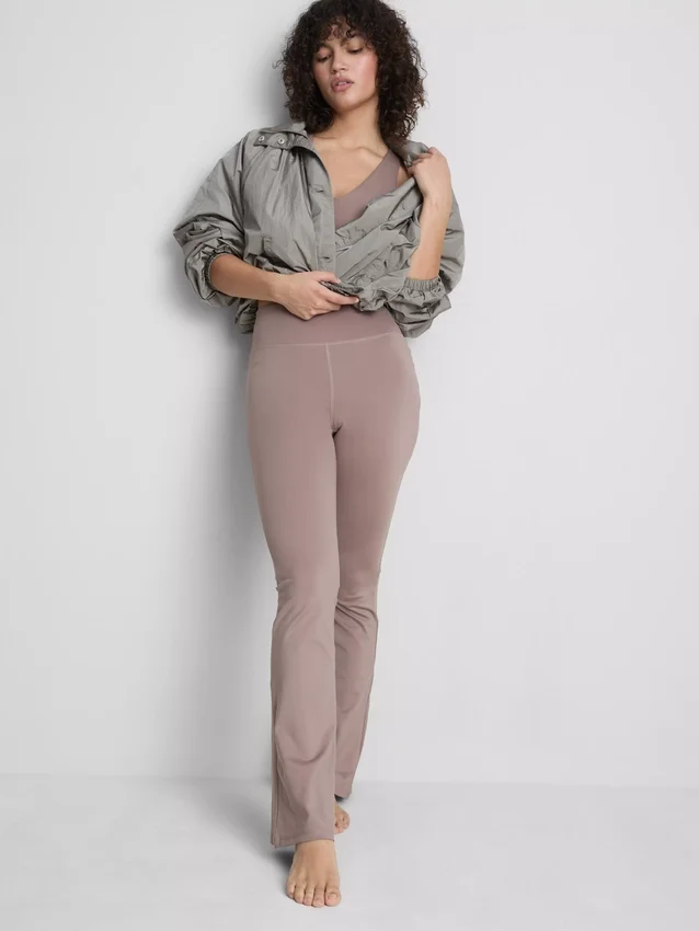 Aktiva leggings med hög midja och utsvängda ben