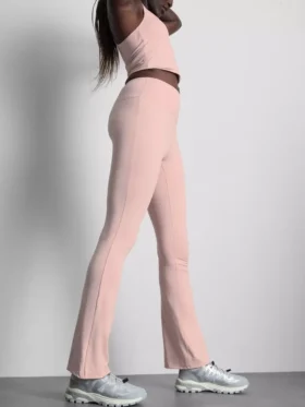 Aktiva leggings med hög midja och utsvängda ben