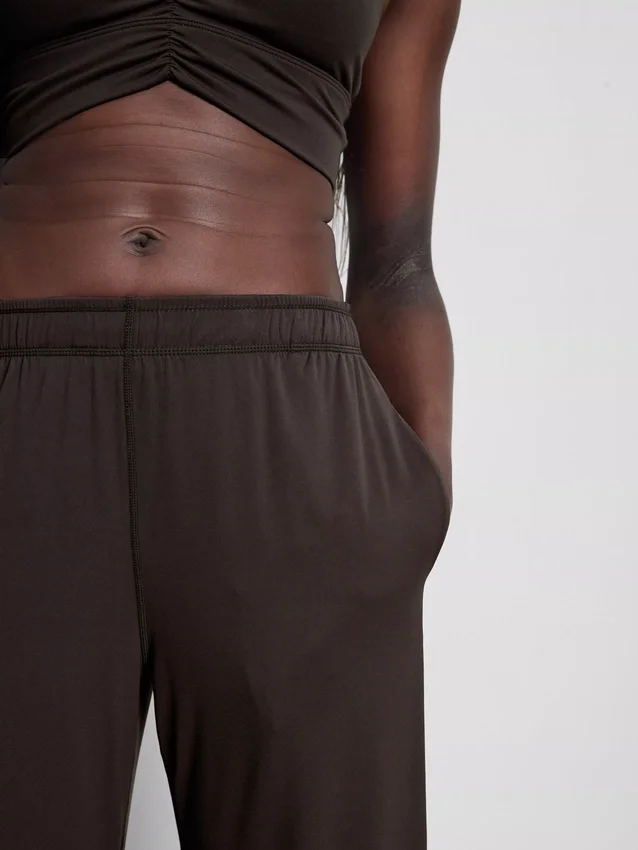 Athleisure-byxor med vida ben