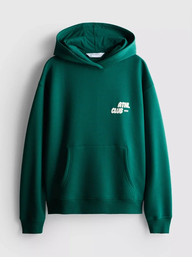 Avslappnad hoodie i sportklubbstil