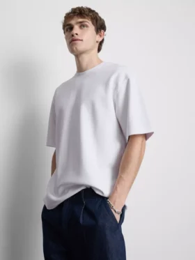 Avslappnad kortärmad t-shirt