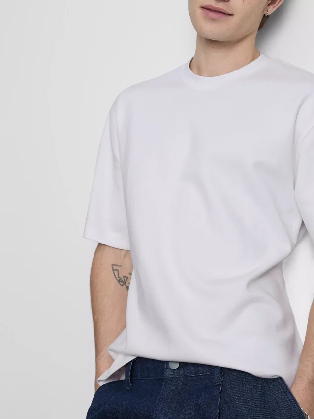 Avslappnad kortärmad t-shirt