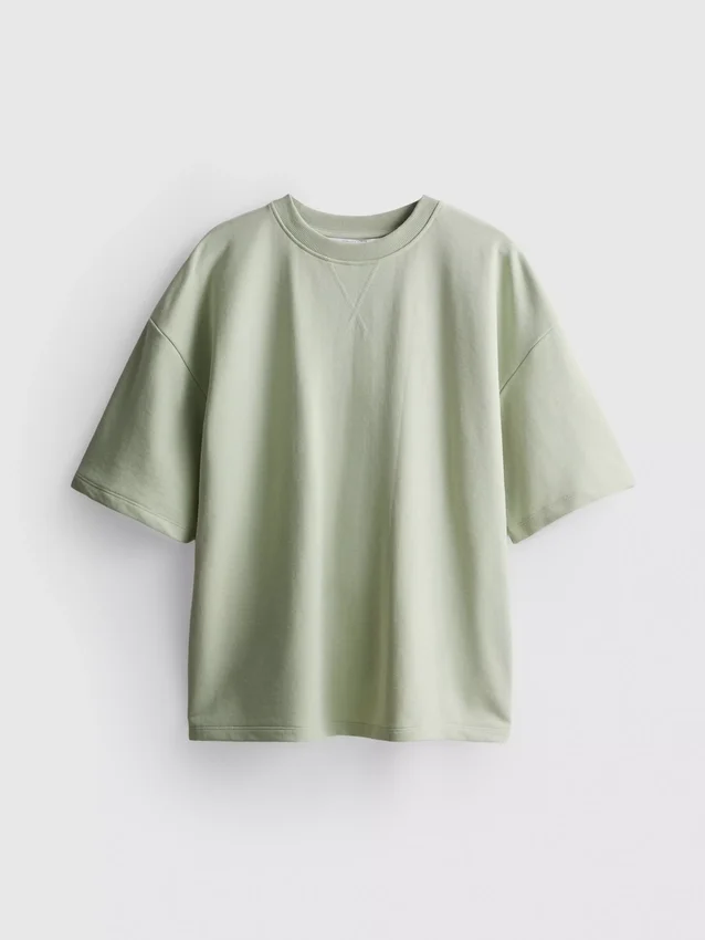 Avslappnad T-shirt med hög bomullsandel