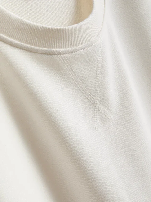 Avslappnad T-shirt med hög bomullsandel