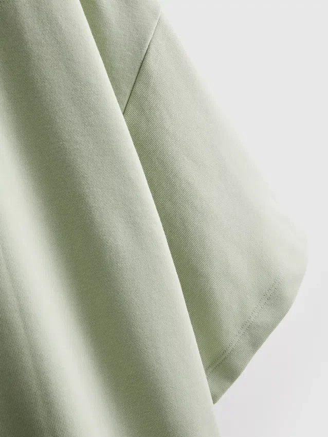 Avslappnad T-shirt med hög bomullsandel