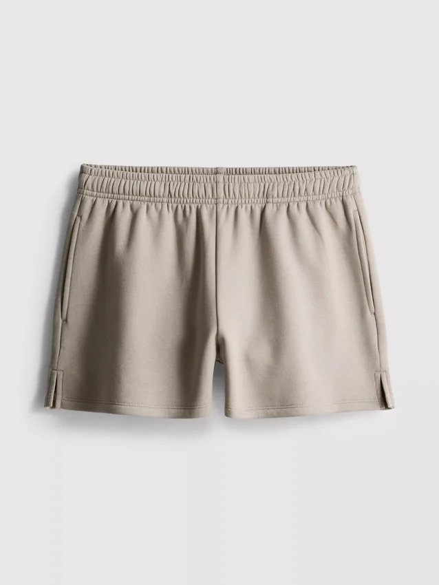Avslappnade fritidsshorts med hög bomullshalt