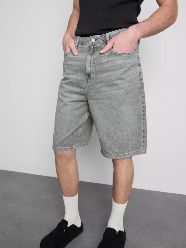 Avslappnade jeansshorts